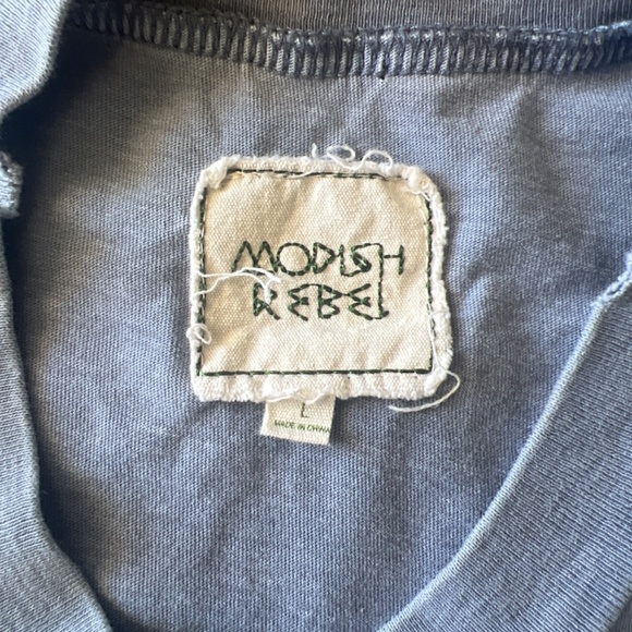 Modish Rebel “Outsider” Tee - Picture 3 of 4
